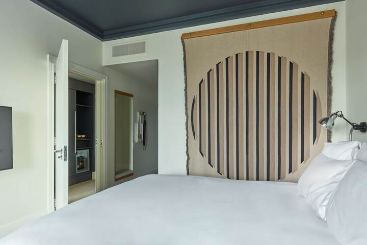 Room 36 of 89
