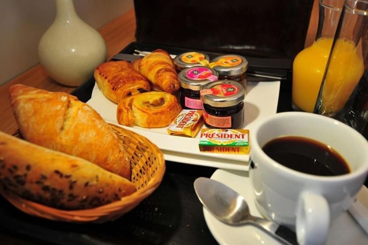 Breakfast/Coffee Service 84 of 110