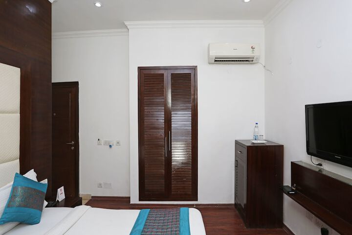 Room 4 of 19