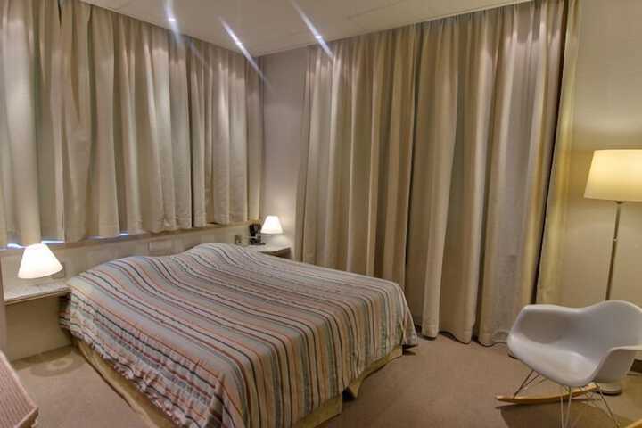 Room 3 of 46