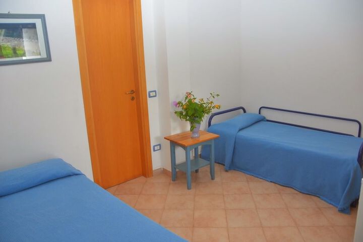 Room 2 of 58