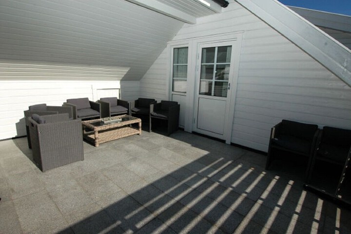 Terrace/Patio 11 of 12