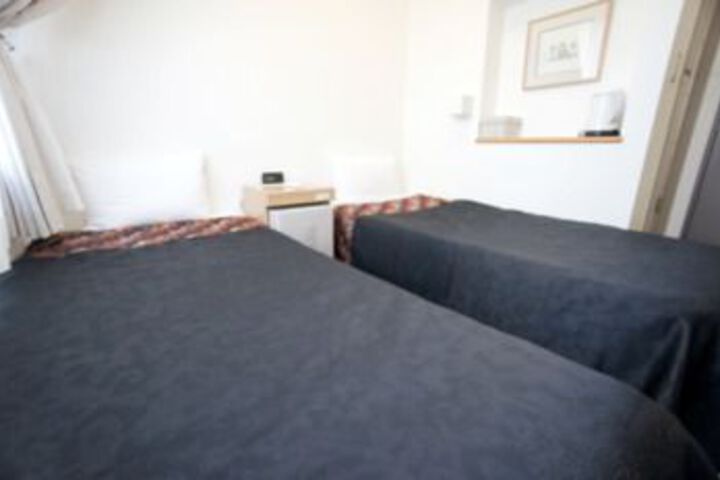 Room 4 of 24
