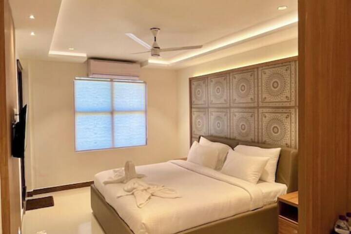 Room 34 of 97