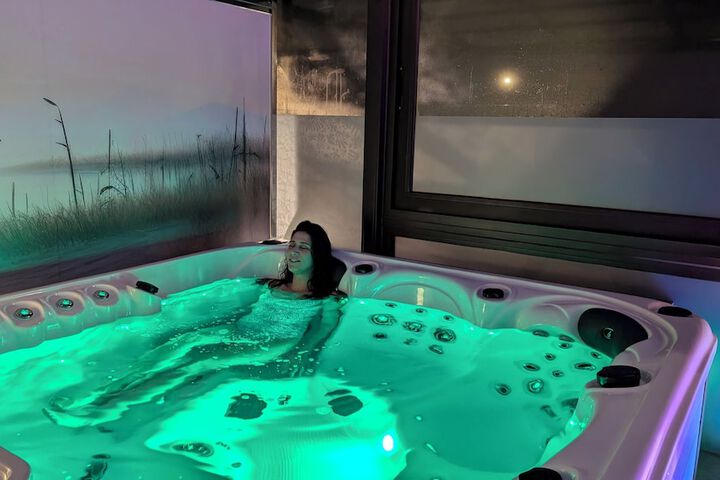 Spa 17 of 28