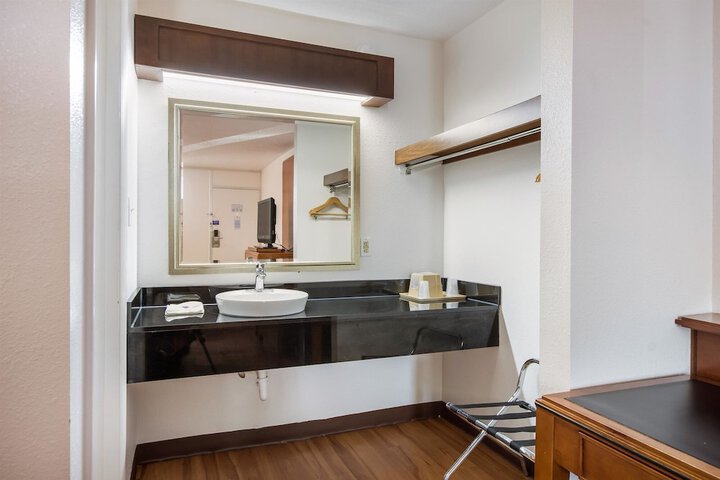 Room 41 of 61