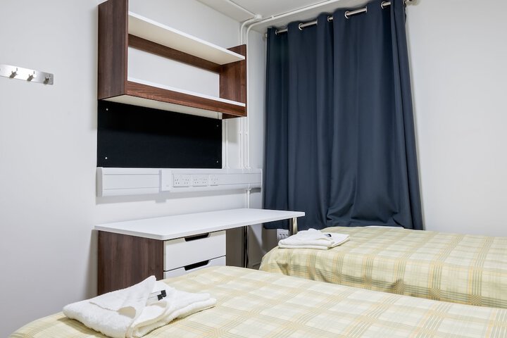 Room 38 of 83