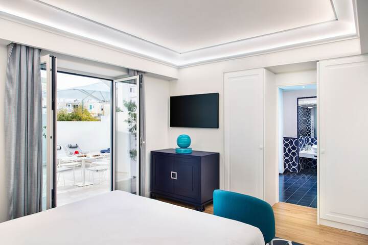 Room 25 of 111