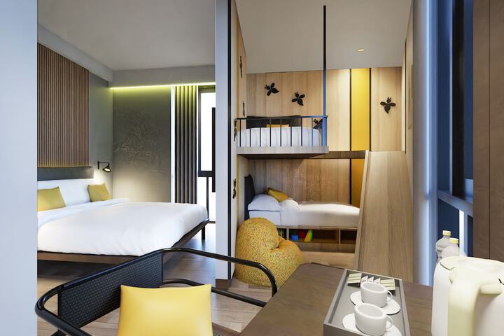Room 8 of 10