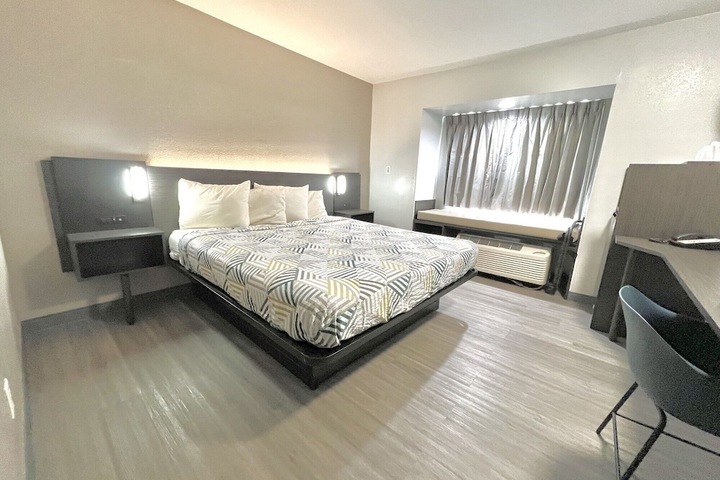 Room 14 of 48