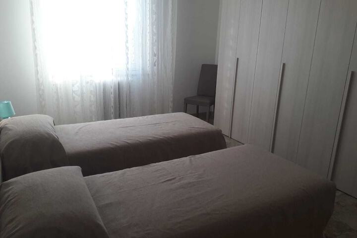 Room 15 of 39