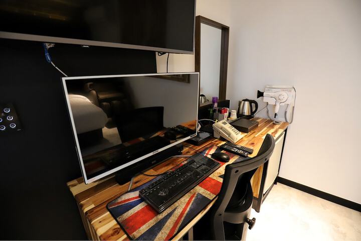Room 20 of 27
