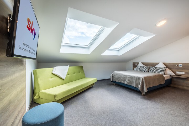 Room 10 of 42