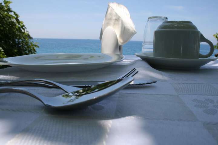 Dining 24 of 30