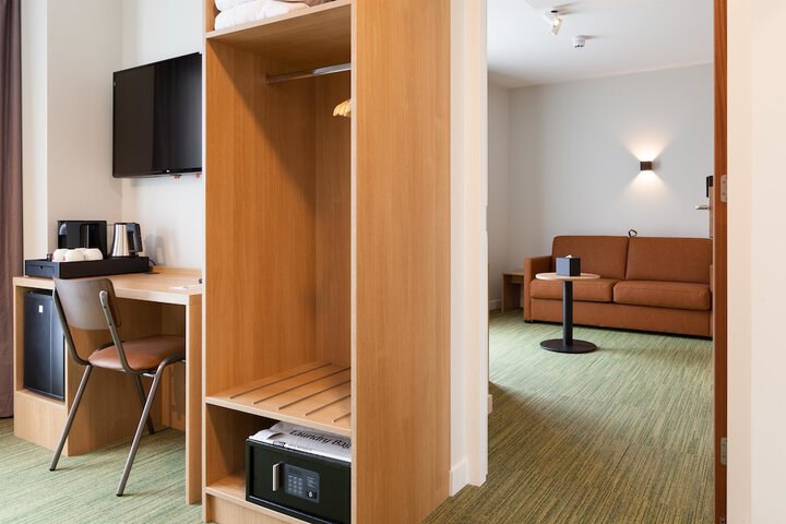 Room 14 of 44