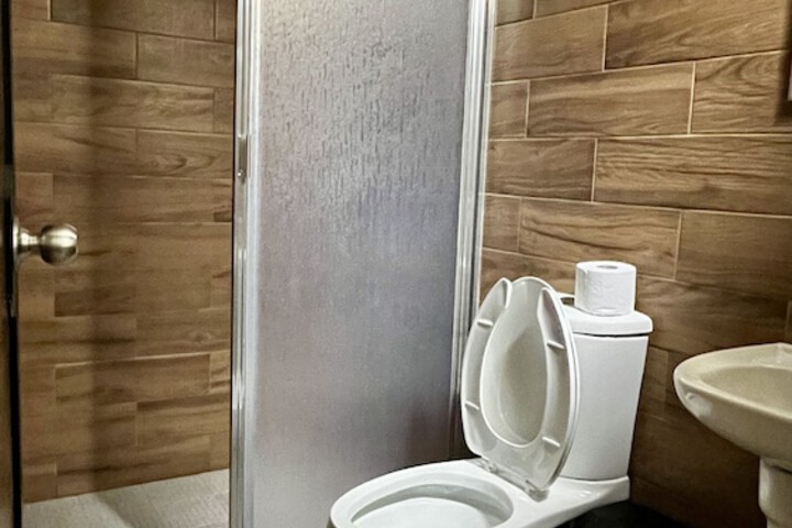 Room 16 of 42