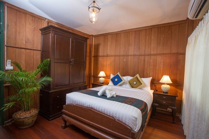 Room 3 of 40