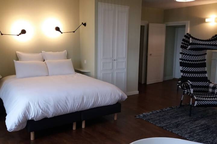 Room 14 of 40