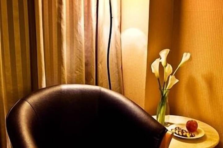 Room 34 of 48