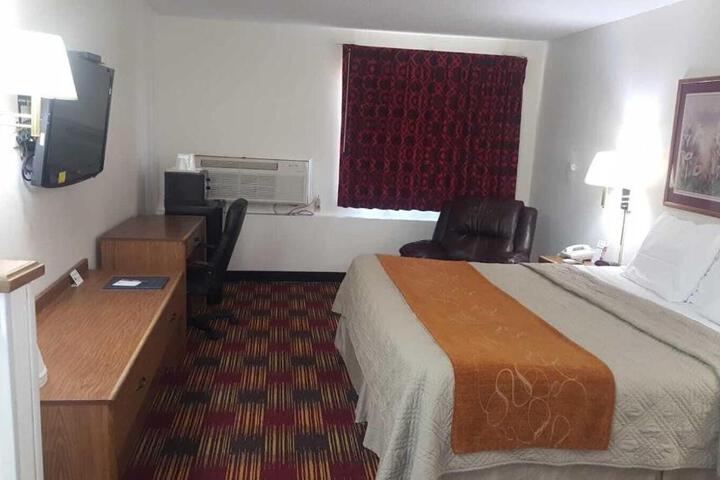2 Queen Beds (5 of 21)
