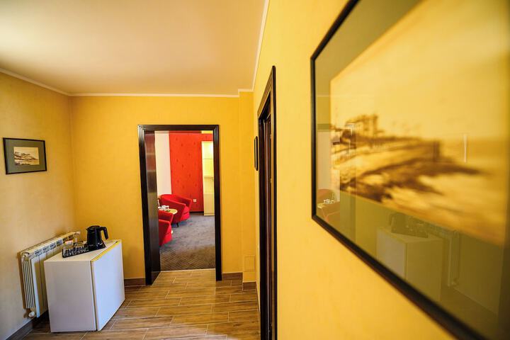 Room 42 of 72
