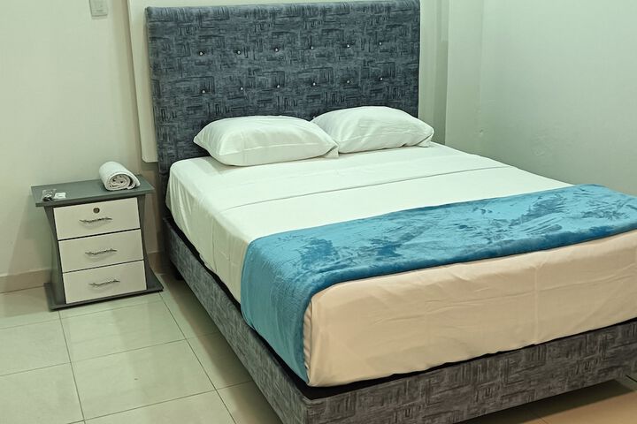 Room 15 of 40