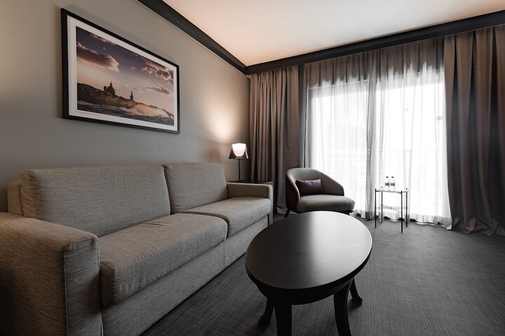 Room 36 of 267