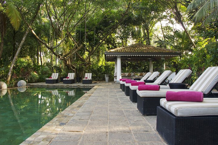 Hotel with Pool