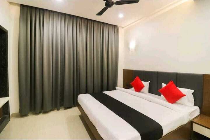Room 2 of 7