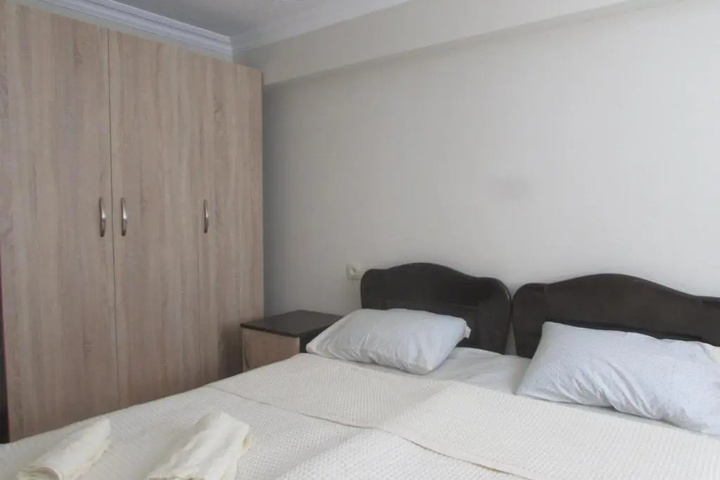 Room 4 of 20