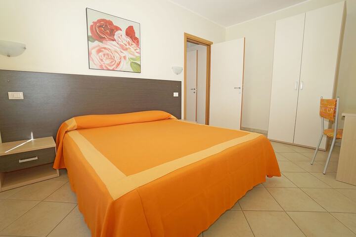 Room 20 of 122