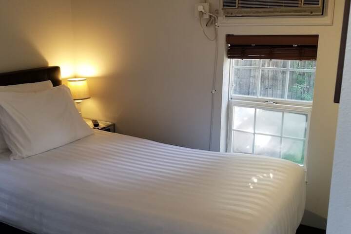 Room 13 of 43