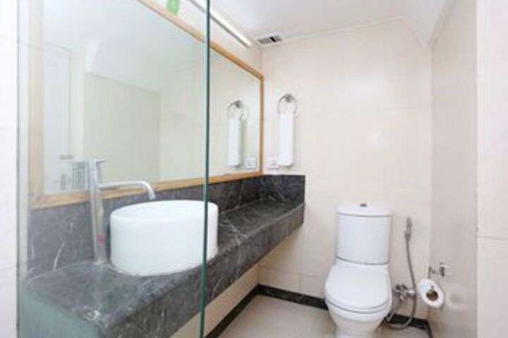 Room 3 of 21