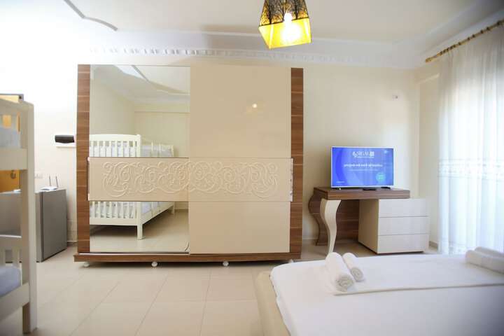Room 50 of 95