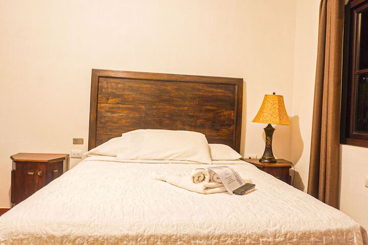 Room 4 of 74