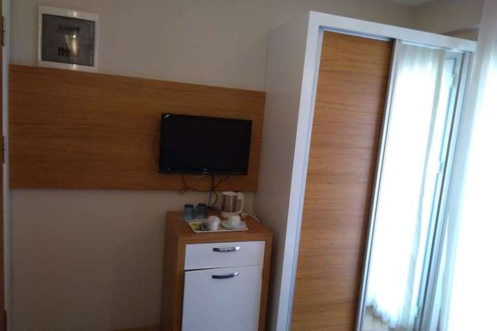 Room 19 of 123