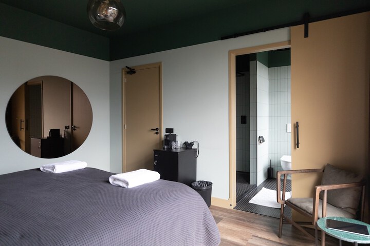 Room 8 of 39