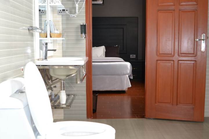 Room 15 of 24