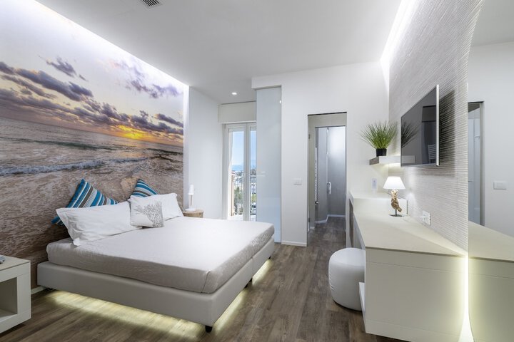 Room 28 of 155