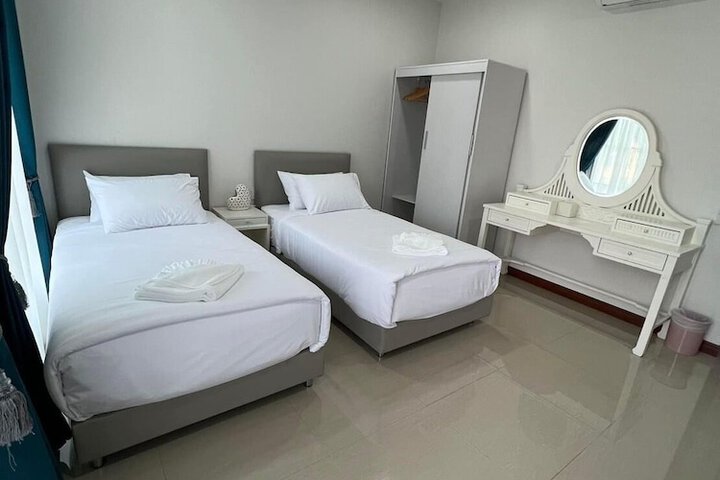 Room 4 of 49