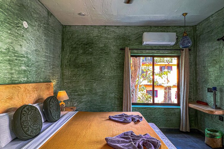 Room 11 of 49