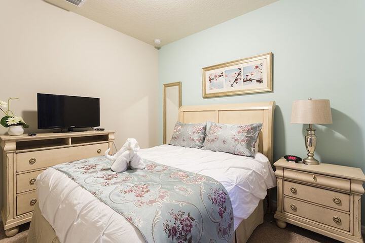 Room 3 of 37