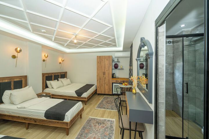 Room 13 of 29