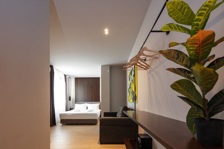 Room 13 of 110