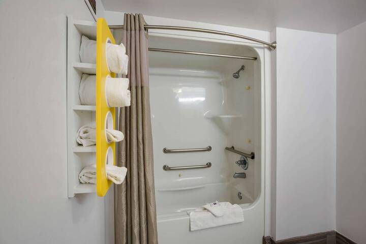 Room 29 of 45