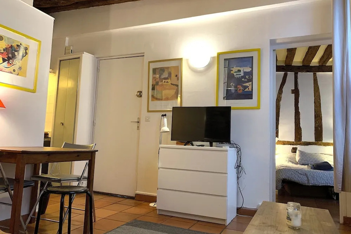 Room 2 of 12