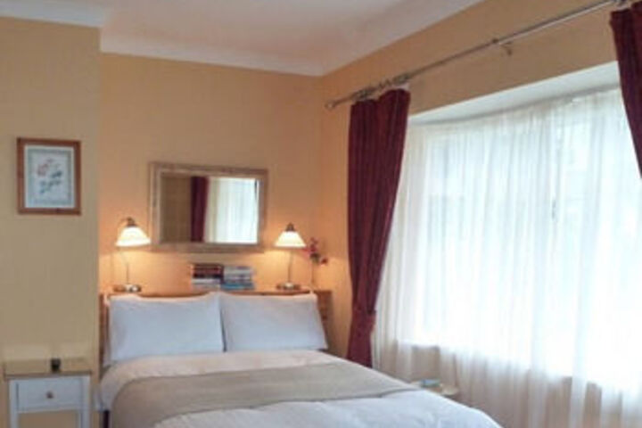 Room 3 of 10
