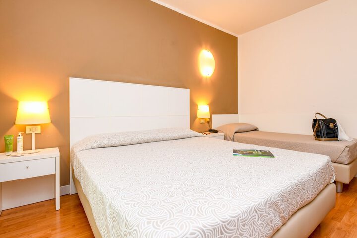 Room 40 of 107