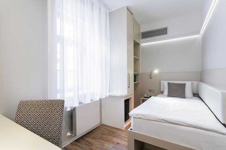 Room 12 of 54