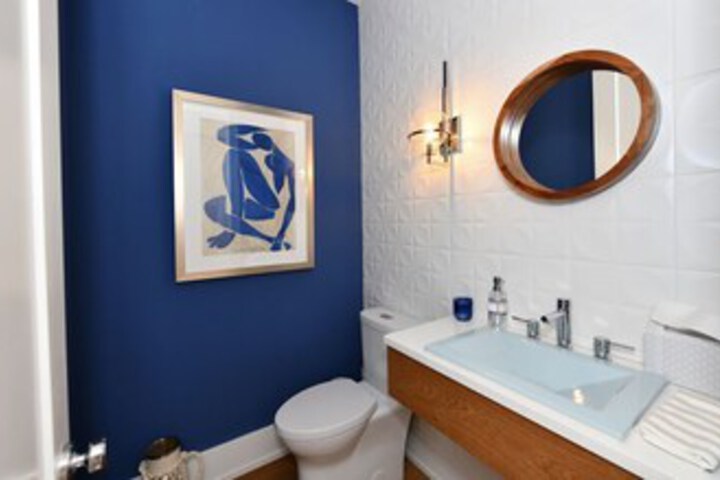 Room 4 of 25